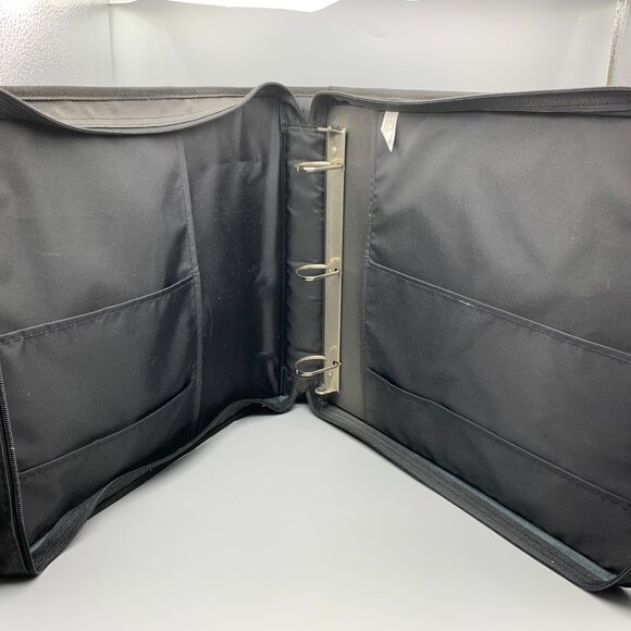 Crop In Style PSB Zippered 3-Ring Binder 12" x 12" Pages (40 Pages Included) - Picture 3 of 13